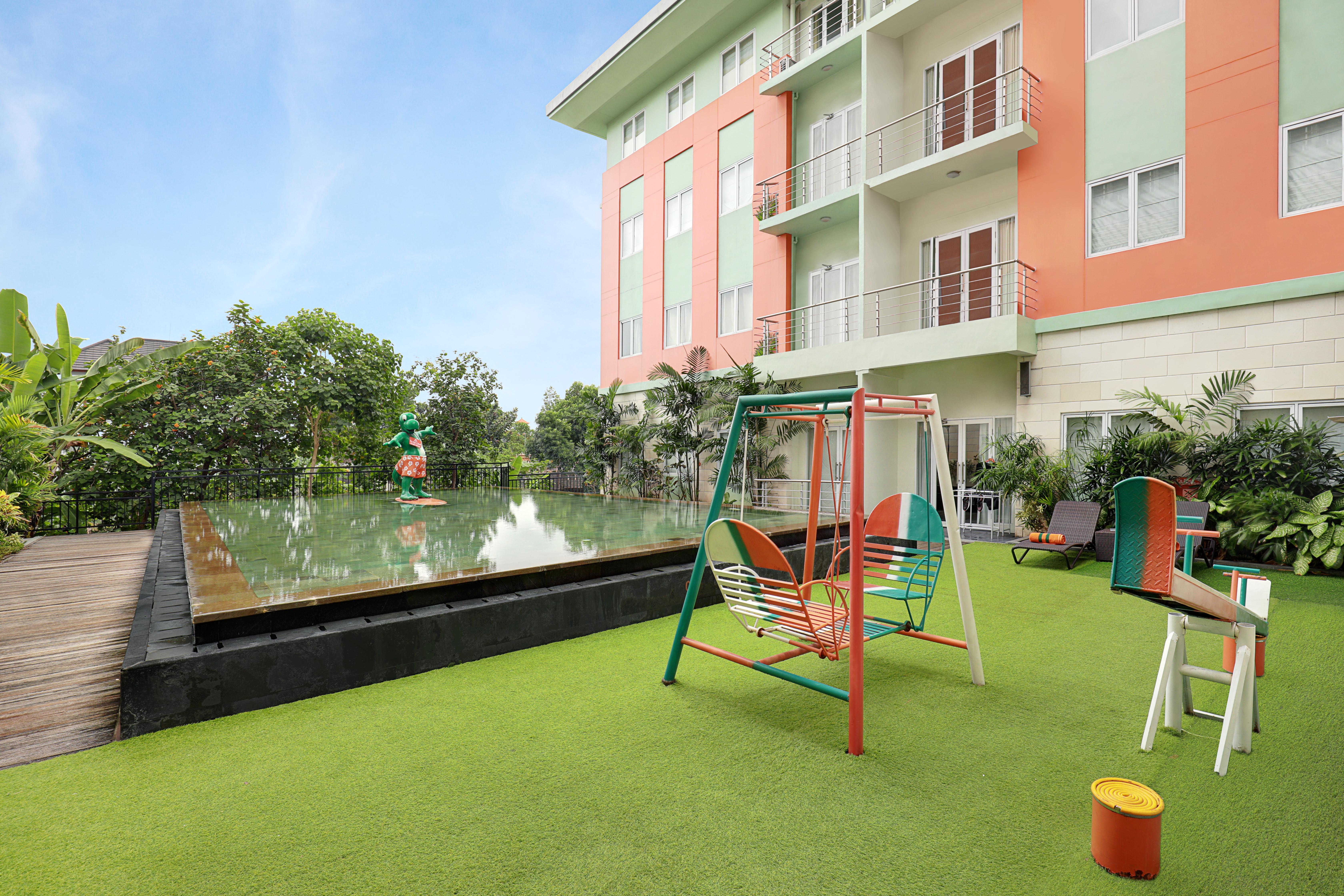 Harris Hotel & Residences Riverview Kuta, Bali Kuta Lombok Exteriör bild