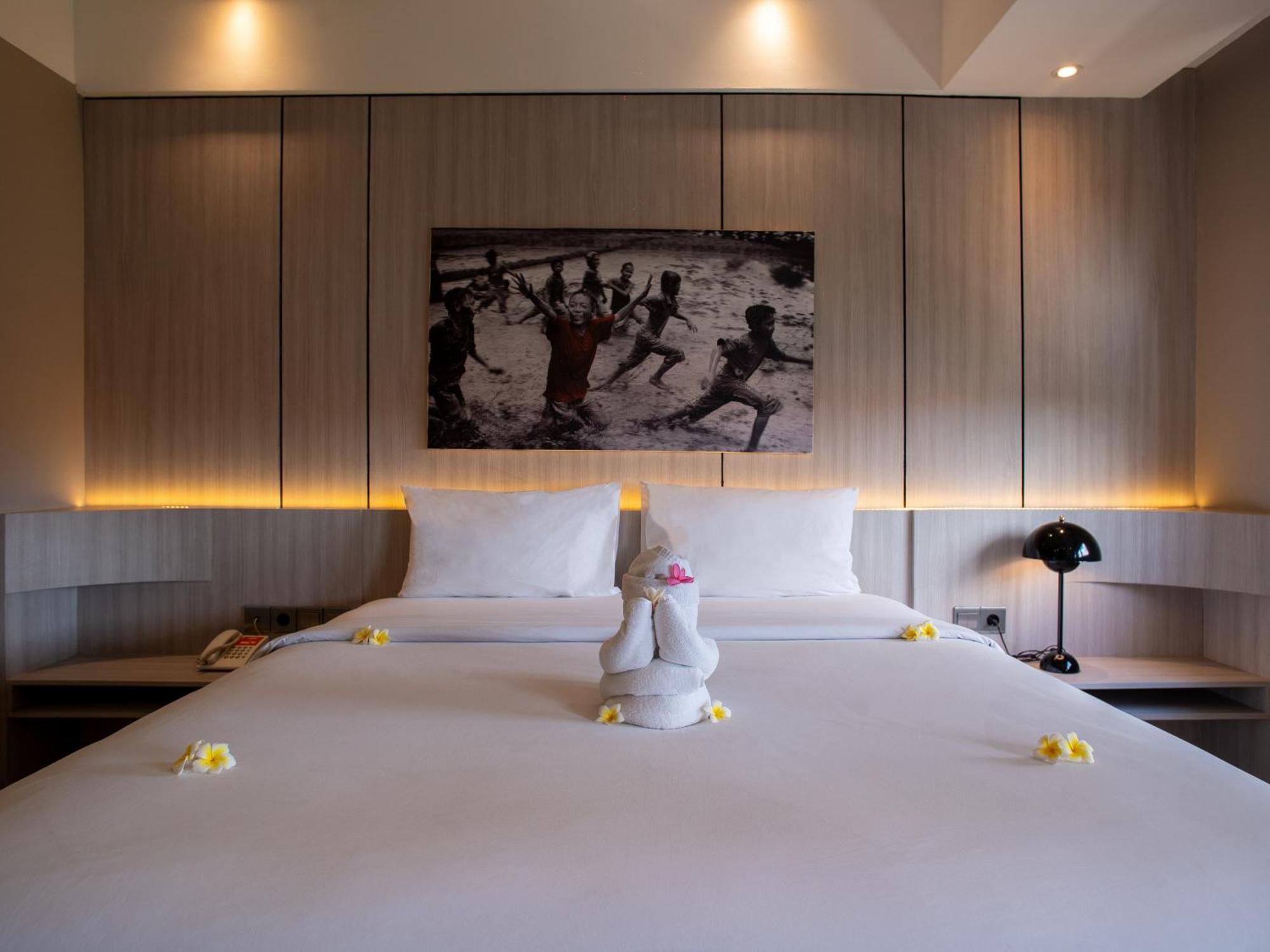 Harris Hotel & Residences Riverview Kuta, Bali Kuta Lombok Exteriör bild
