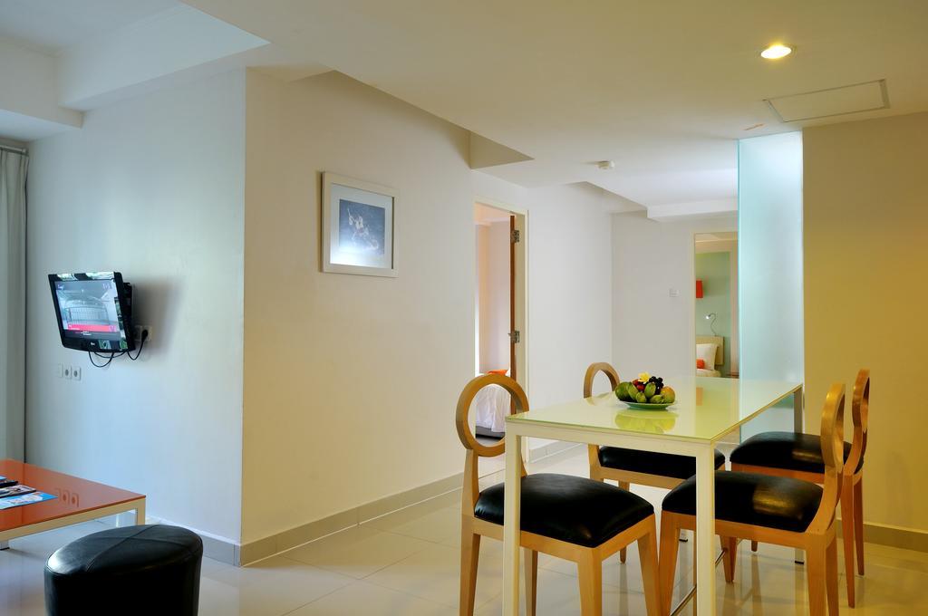 Harris Hotel & Residences Riverview Kuta, Bali Kuta Lombok Exteriör bild